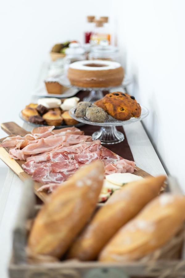 Li Cetti Bed & Breakfast Lecce Bagian luar foto