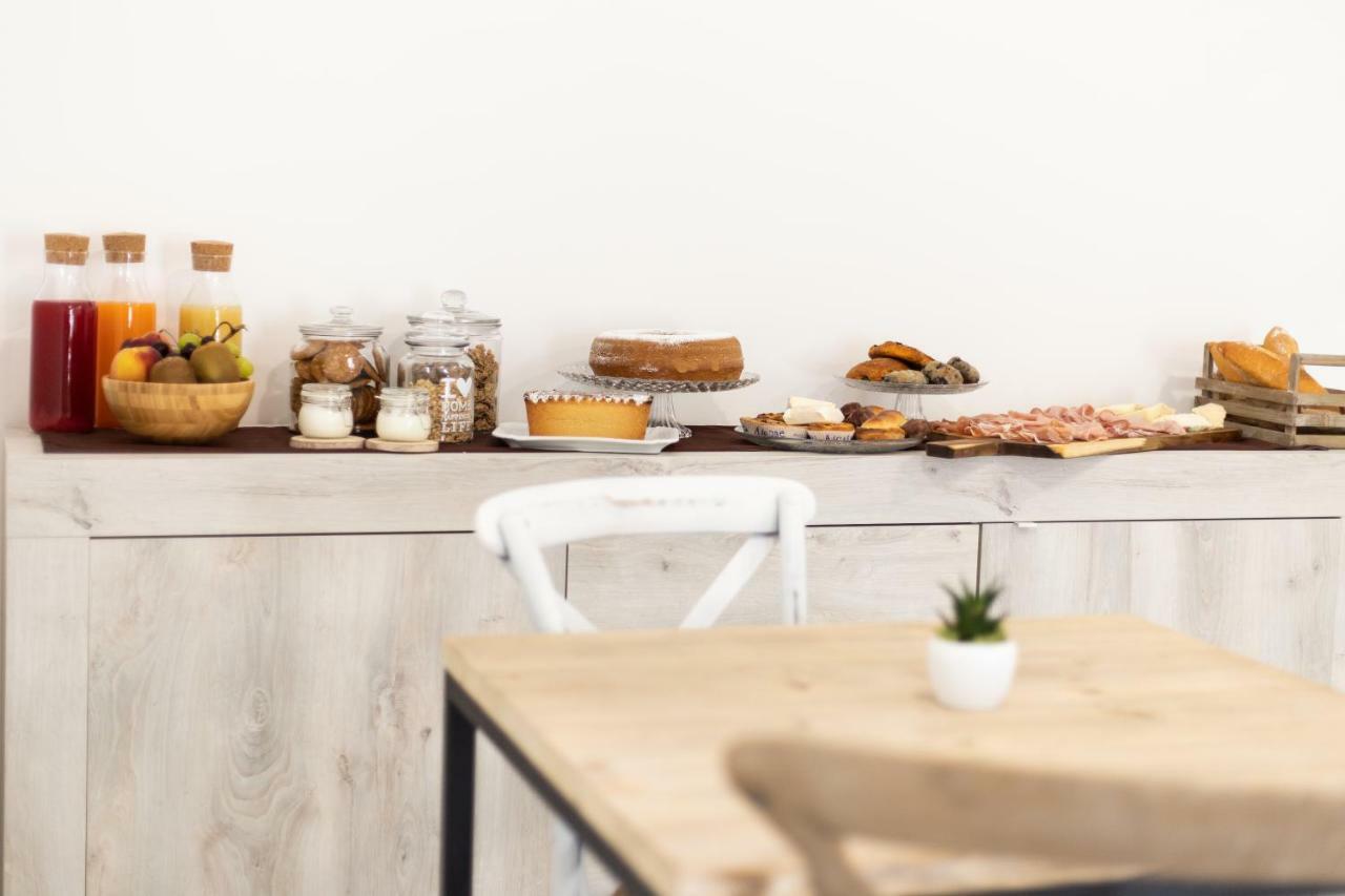 Li Cetti Bed & Breakfast Lecce Bagian luar foto